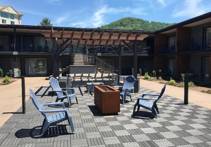 The Beaucatcher – A Boutique Motel