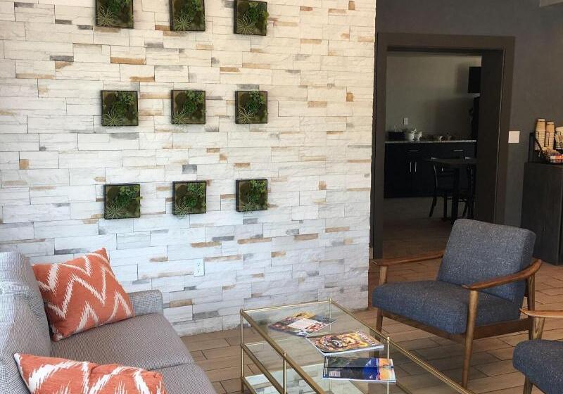 The Beaucatcher – A Boutique Motel