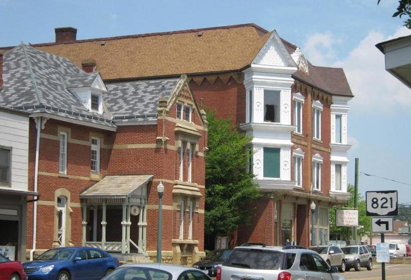 The Harkins House Inn Bed & Breakfast