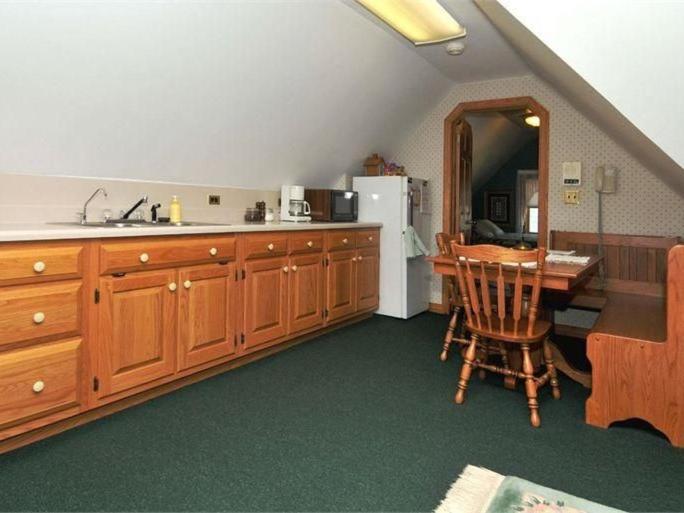 Victorian Loft Bed And Breakfast
