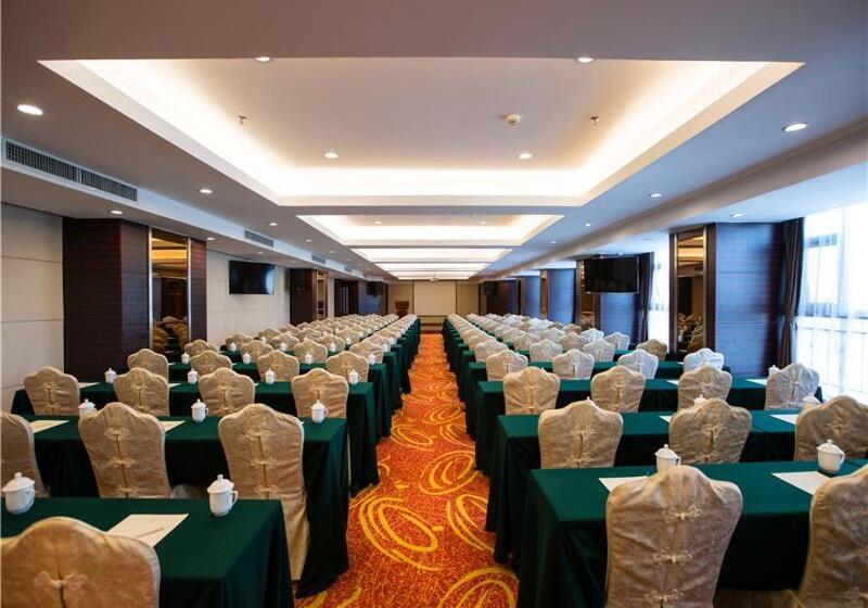 Vienna Hotel Zhumadian Huayuan Xuefu