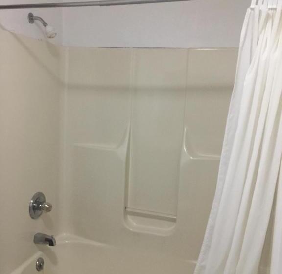 Villa Inn Motel Near Hwy 12 Wi Capital O