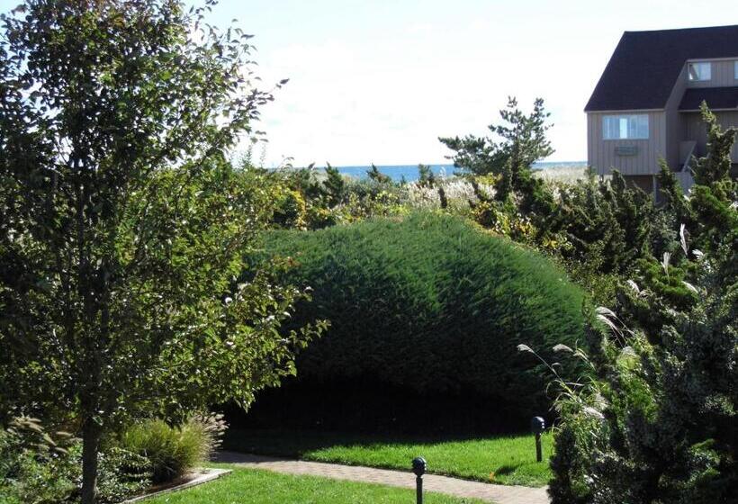 منتجع Windward Shores