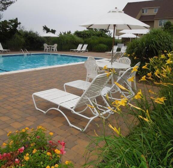 منتجع Windward Shores