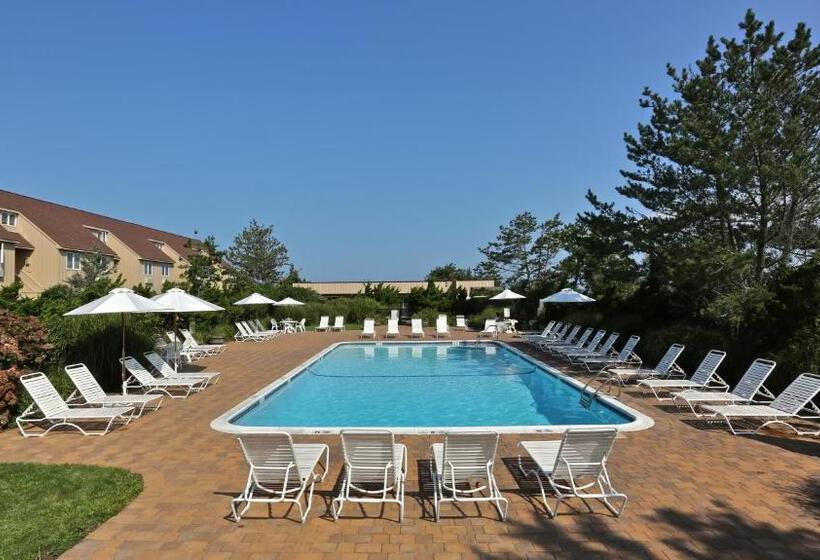 منتجع Windward Shores