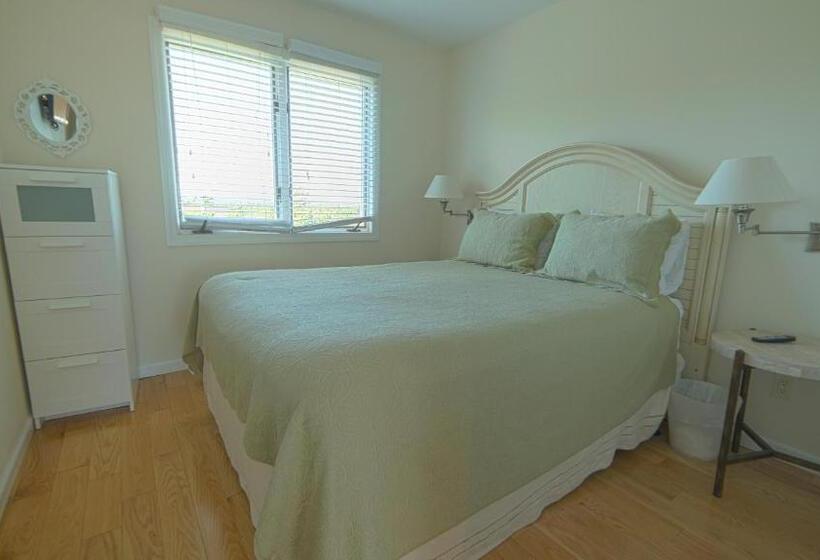 منتجع Windward Shores