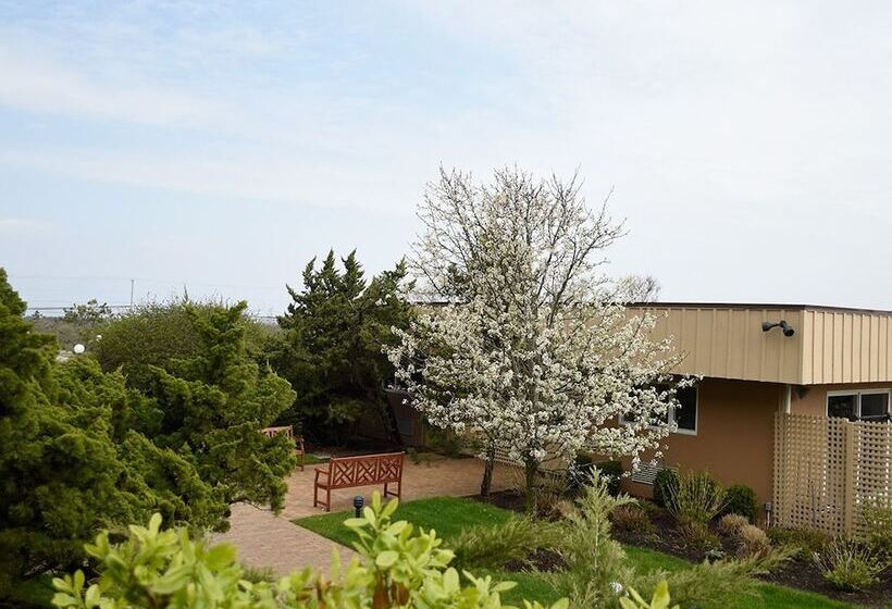 منتجع Windward Shores