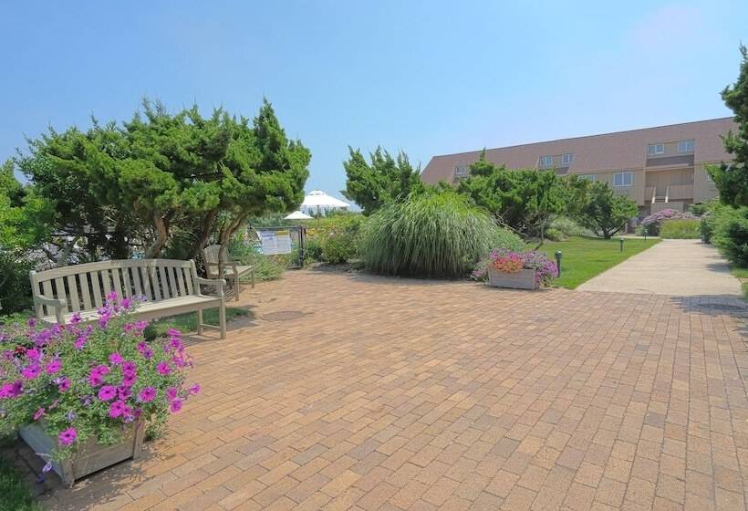 منتجع Windward Shores