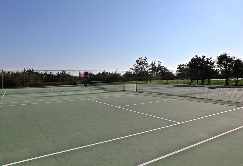 منتجع Windward Shores