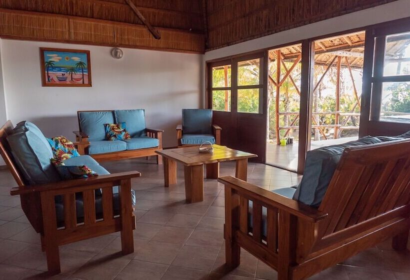 Отель Morrumbene Beach Resort