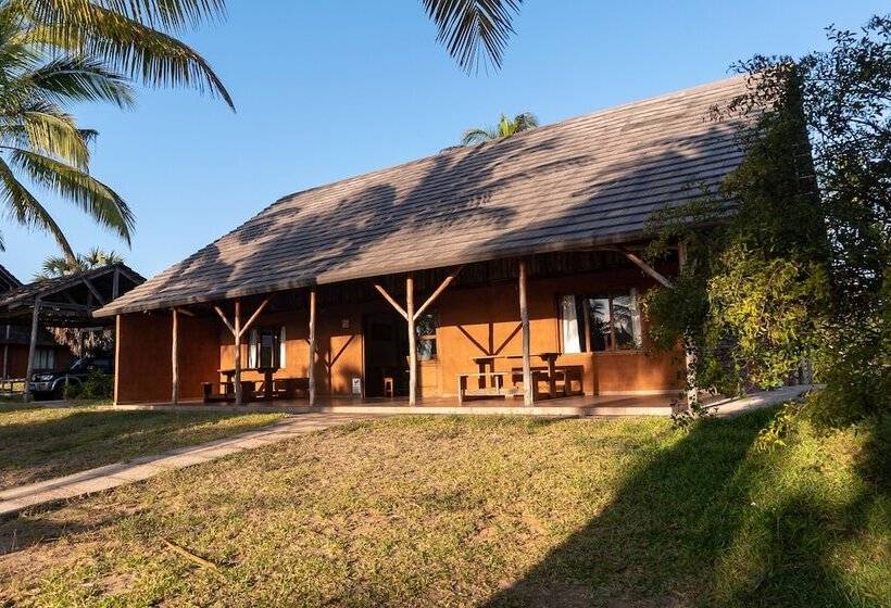 Отель Morrumbene Beach Resort