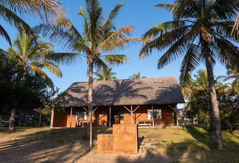 Отель Morrumbene Beach Resort