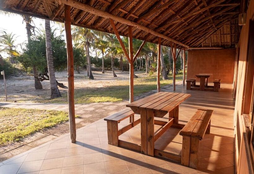 Отель Morrumbene Beach Resort