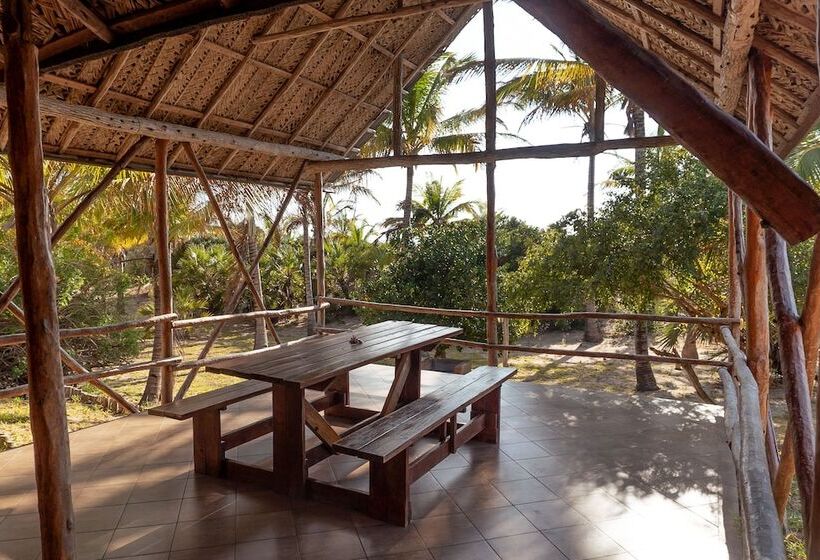 Отель Morrumbene Beach Resort