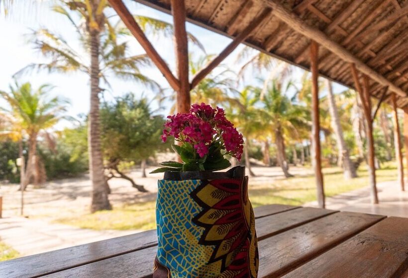 Отель Morrumbene Beach Resort