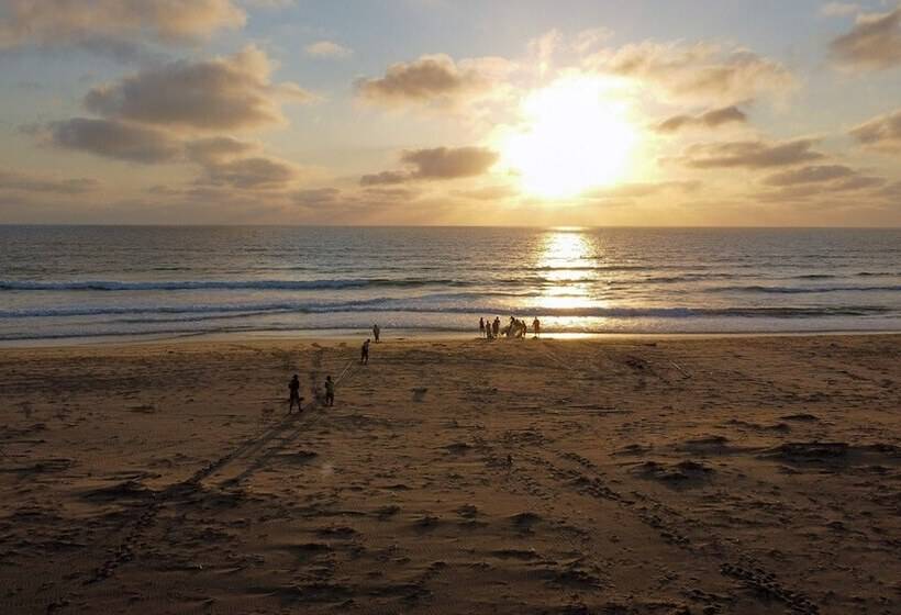 Отель Morrumbene Beach Resort