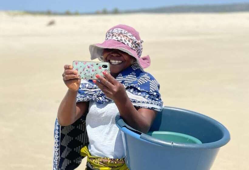 Отель Morrumbene Beach Resort