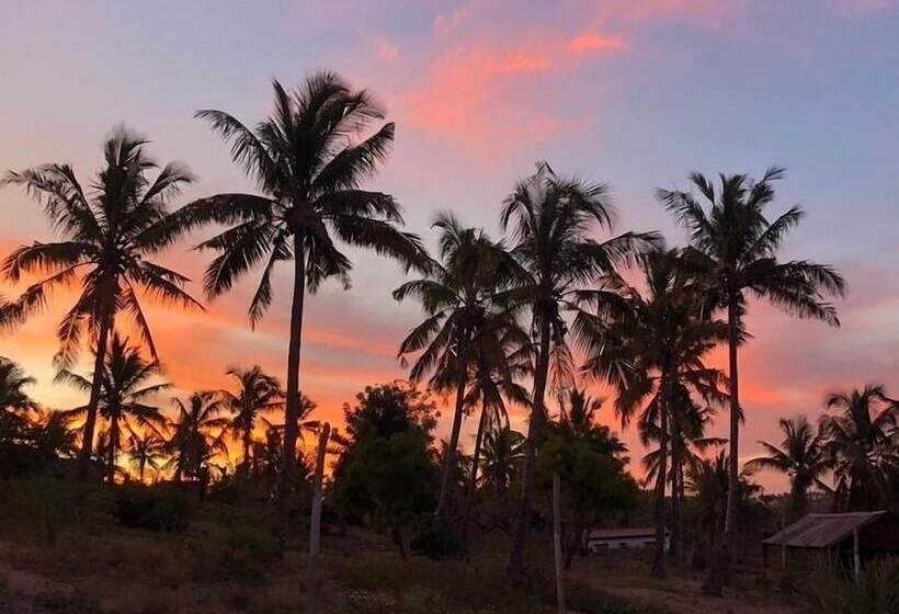 Отель Morrumbene Beach Resort