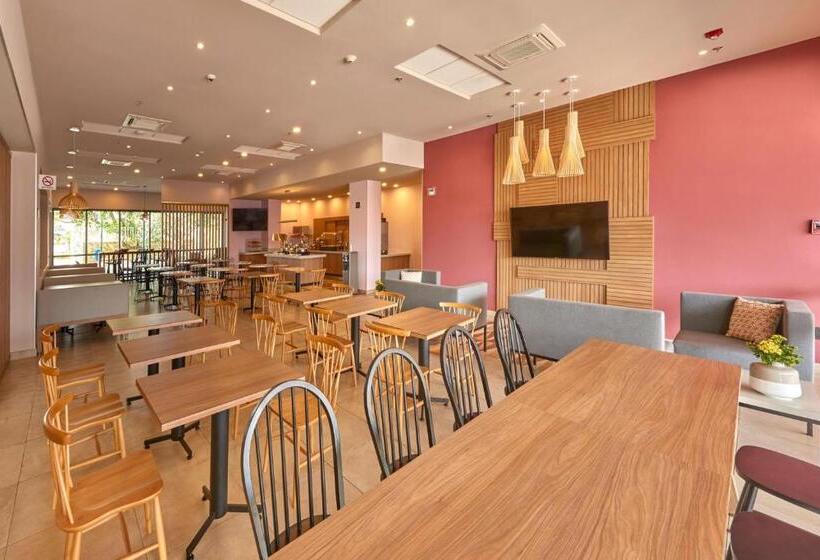 호텔 City Express Plus By Marriott Puerto Vallarta