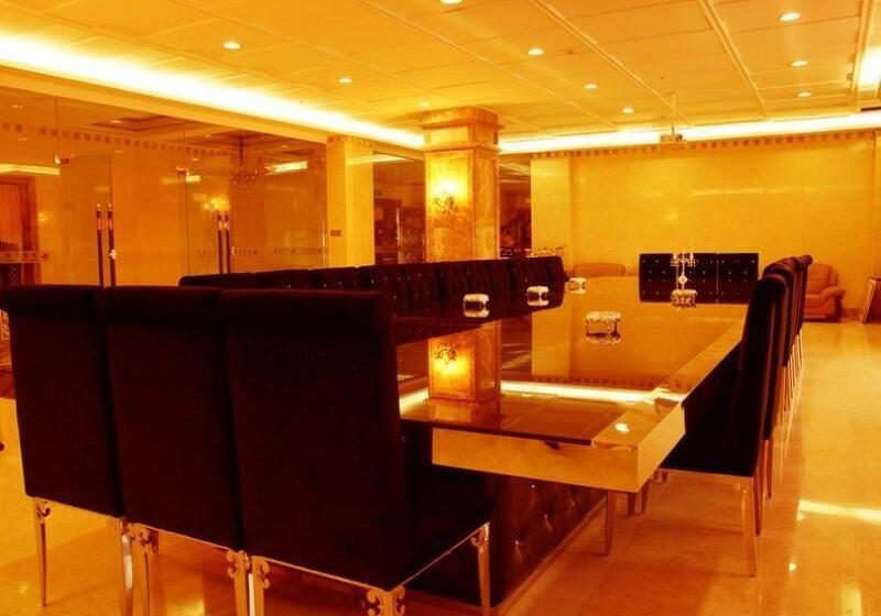 בית מלון כפרי Greentree Inn Jiuquan Century Plaza