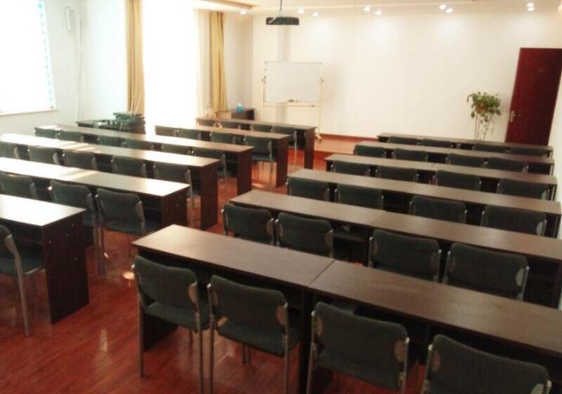 בית מלון כפרי Greentree Inn Shandong Dezhou Kangbo Avenue Stadium Express