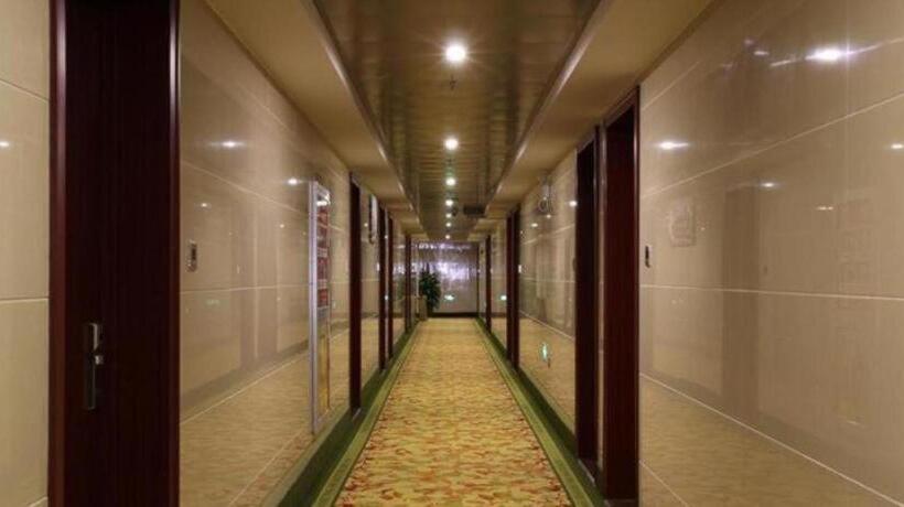 هتل Greentree Inn Shanghai Baoshan Yanghang Shuichan Road