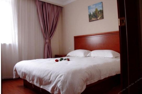 Hotel Greentree Inn Shanghai Luojing Express