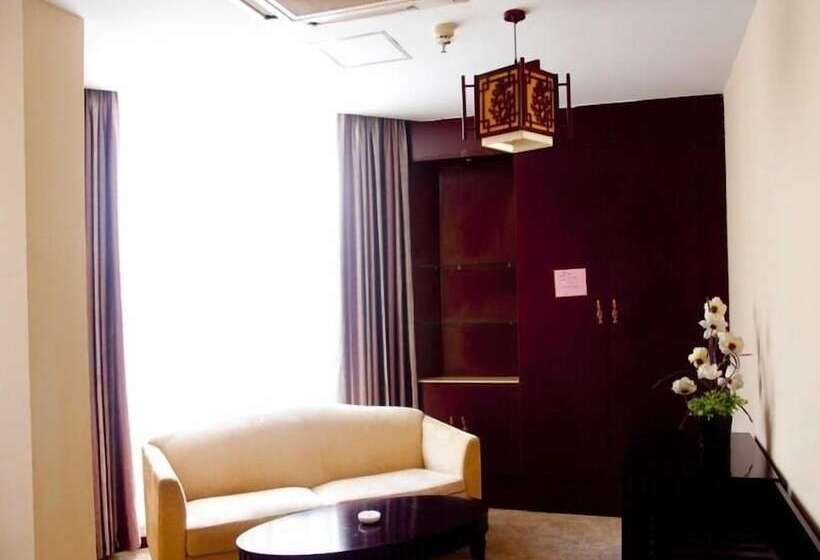 Otel Greentree Inn Taicang Baolong Square