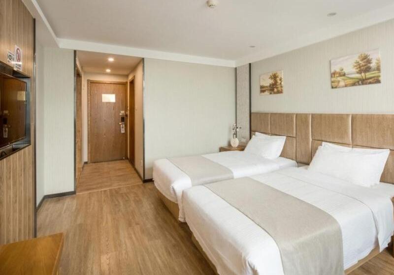 Отель Greentree Inn Jiangsu Yancheng Yandu Bus Station Middle Daqing Road Express