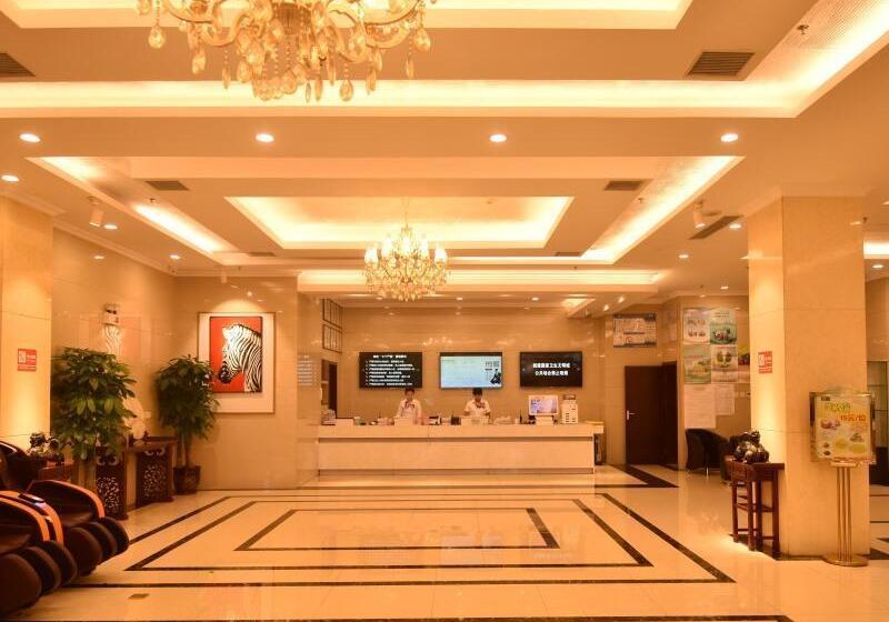 Отель Greentree Qinhuang Island Railway Station Business