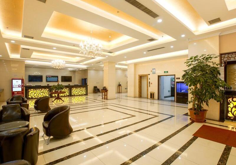 호텔 Greentree Qinhuang Island Railway Station Business