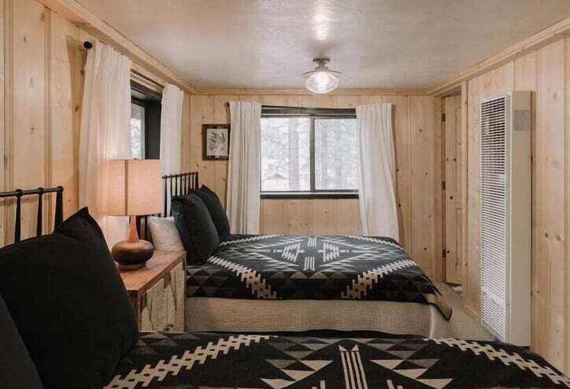 هتل Oak Knoll Unit 11 #2409