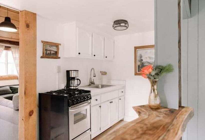 هتل Oak Knoll Unit 11 #2409