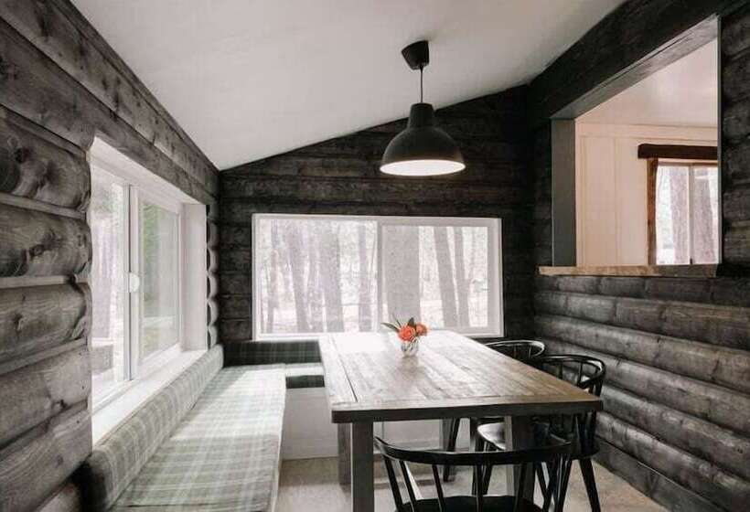 هتل Oak Knoll Unit 11 #2409