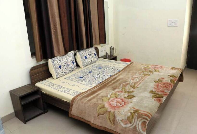 Отель Gopi Dham Ashram Haridwar Near Shanti Kunj