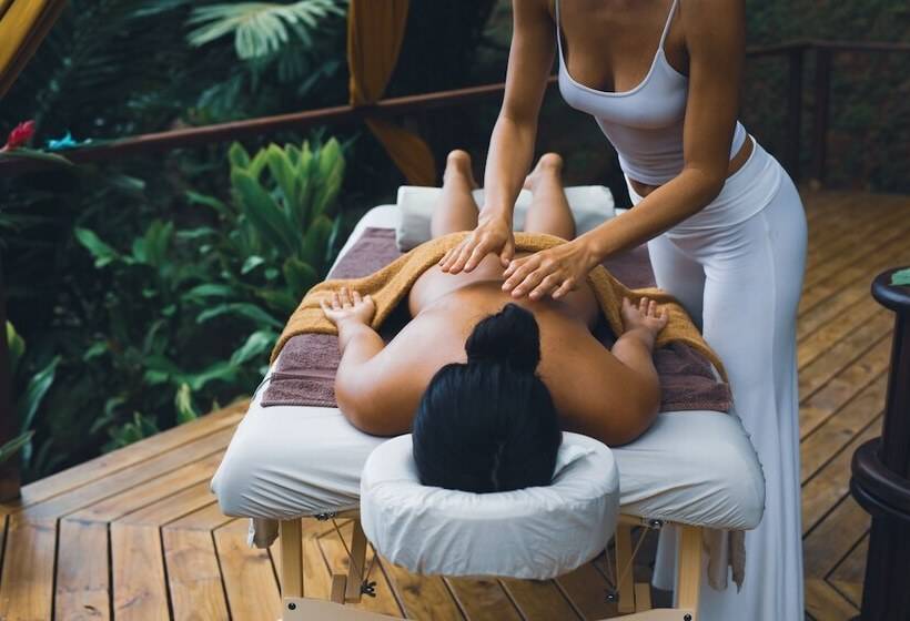 هتل Selva Armonia