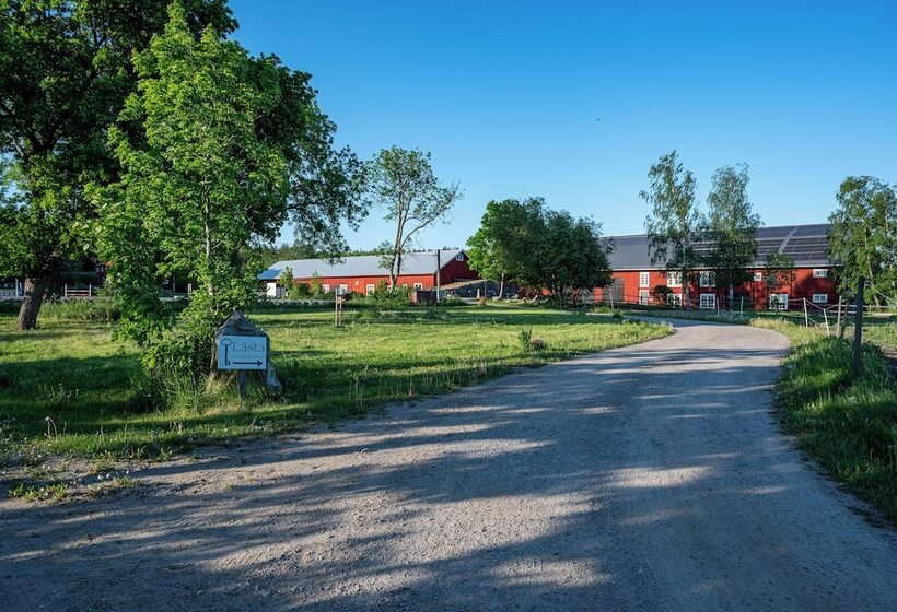 Låsta Gårdshotell