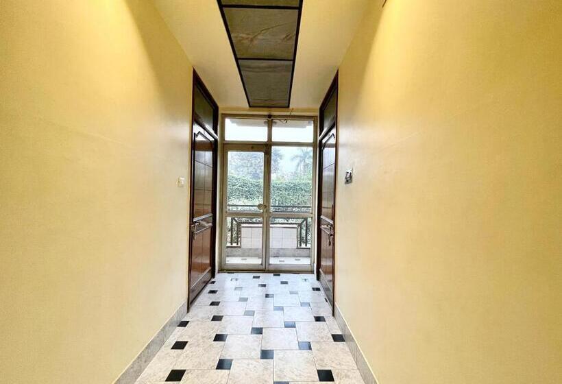 P Palace ! Varanasi Fully Air Conditioned Hotel Lift And Parking Availability, Near Kashi Vishwanath