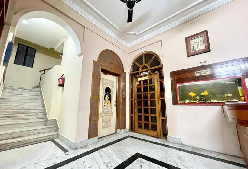 P Palace ! Varanasi Fully Air Conditioned Hotel Lift And Parking Availability, Near Kashi Vishwanath