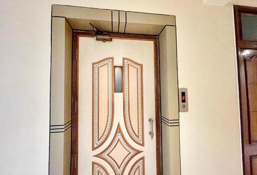 P Palace ! Varanasi Fully Air Conditioned Hotel Lift And Parking Availability, Near Kashi Vishwanath