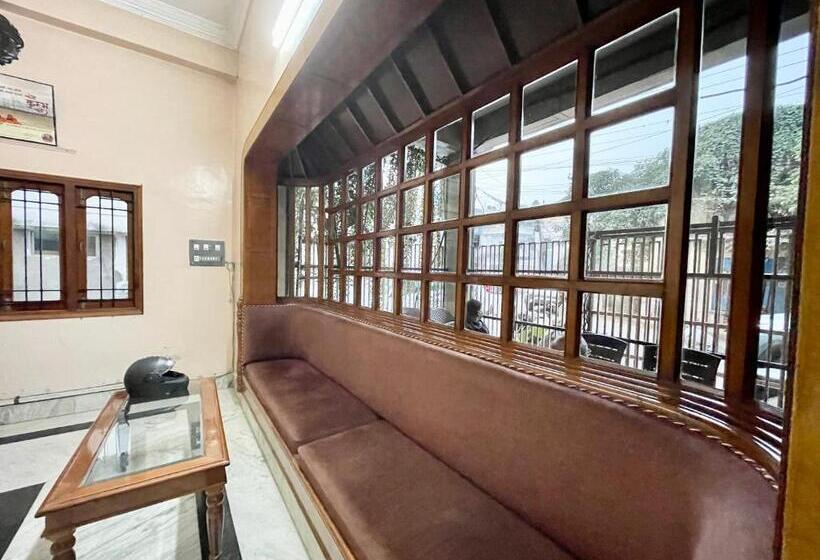 P Palace ! Varanasi Fully Air Conditioned Hotel Lift And Parking Availability, Near Kashi Vishwanath