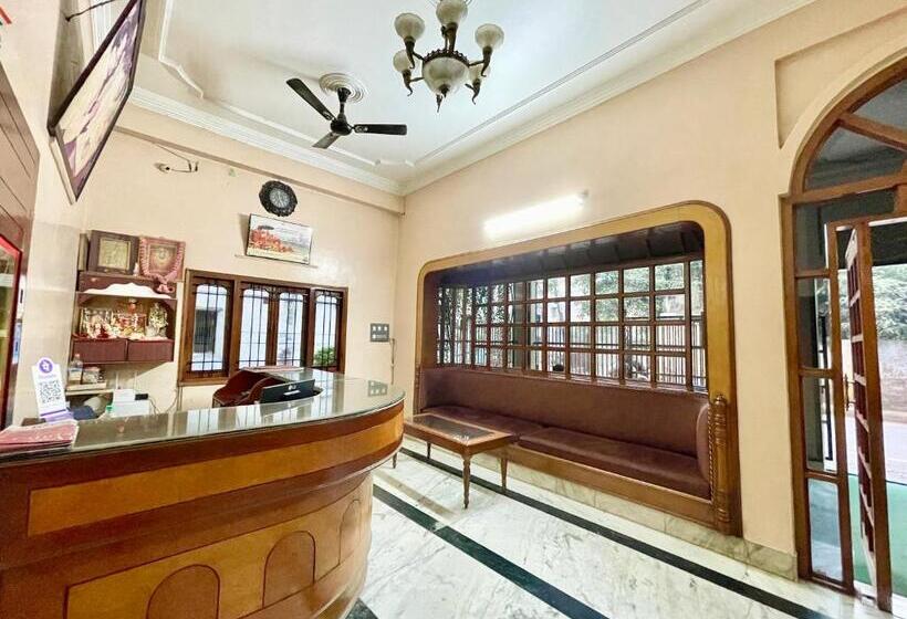 P Palace ! Varanasi Fully Air Conditioned Hotel Lift And Parking Availability, Near Kashi Vishwanath