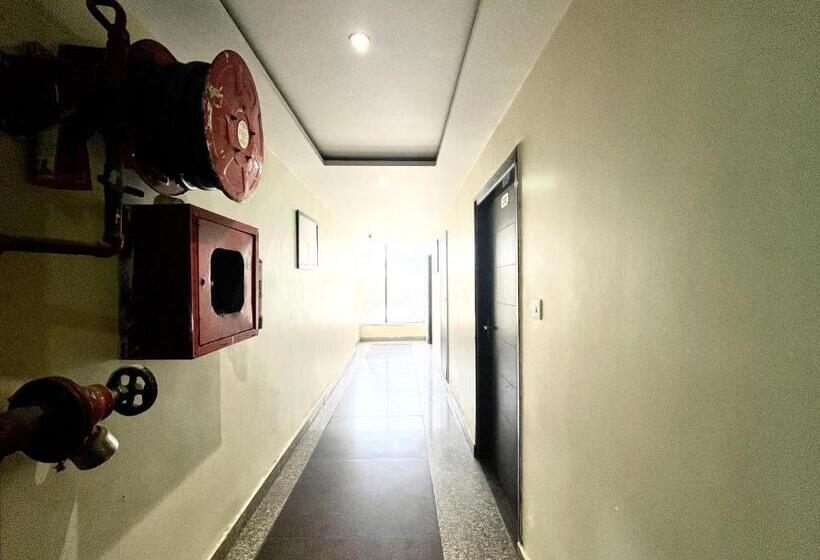 P Palace ! Varanasi Fully Air Conditioned Hotel Lift And Parking Availability, Near Kashi Vishwanath