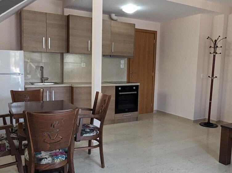 Achilleas Rentals In Kamena Vourla