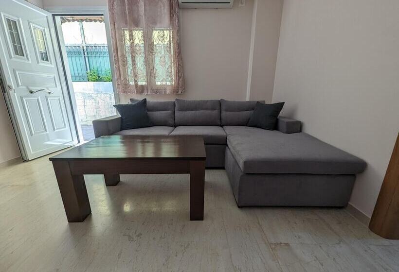 Achilleas Rentals In Kamena Vourla