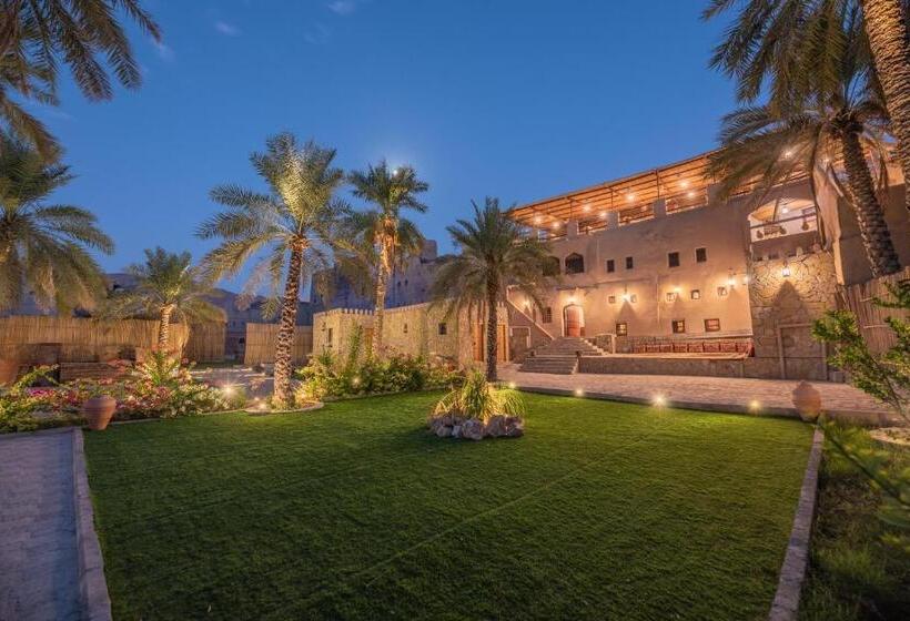 هاستل Antique Inn