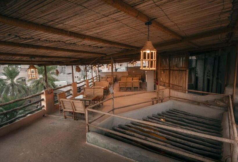 هاستل Antique Inn