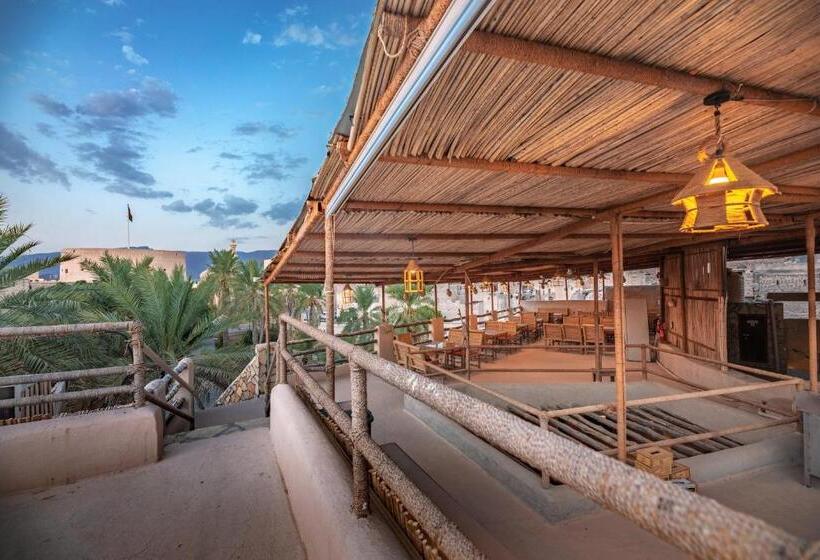 هاستل Antique Inn