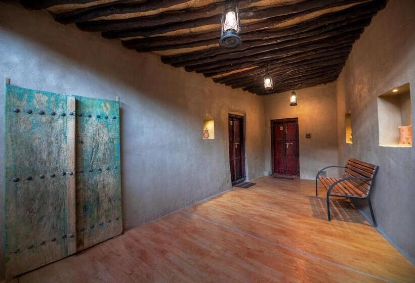 هاستل Antique Inn