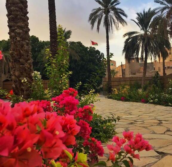 هاستل Antique Inn